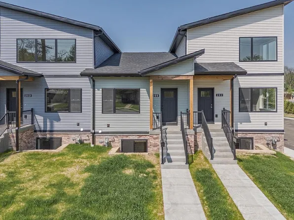 206 South Dewey Avenue, Reedsburg, WI 53959