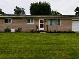 17 W Orchard Dr, Rossville, IN 46065