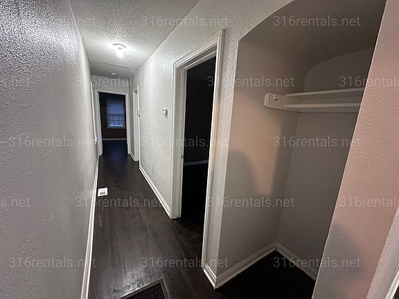 4th image of 930-932 N Glendale St #5d57dcfeb