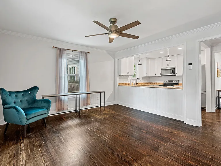 506 N Maple St — Photo 4