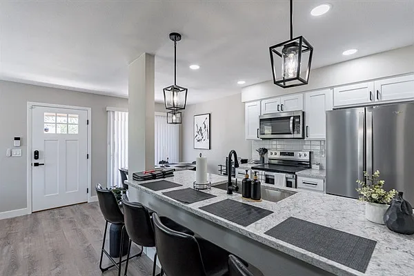 5619 S Admiralty Ct #E — Photo 8