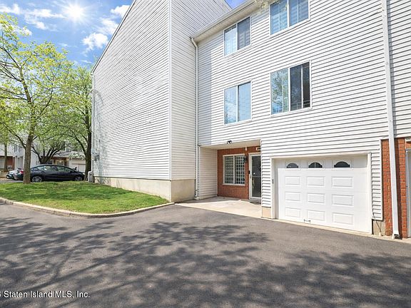 2nd image of 440 Ilyssa Way