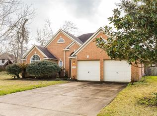 108 Thyme Trl, Lake Jackson, TX 77566