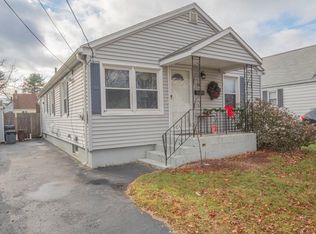 28 Carlton St, Peabody, MA 01960
