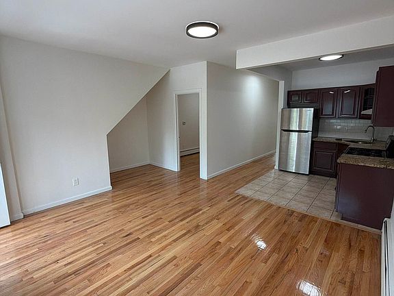 3rd image of 312 E 29th St APT 2