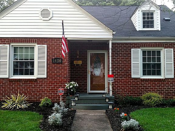 2nd image of 1450 Valley St