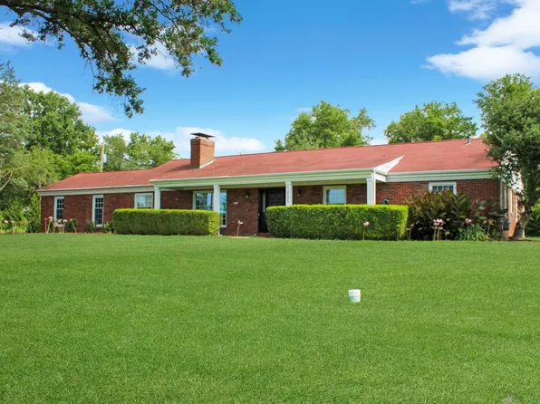 12305 Conway Rd, Saint Louis, MO 63141