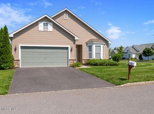 45 Eagle Ridge Cir, Lakewood, NJ 08701