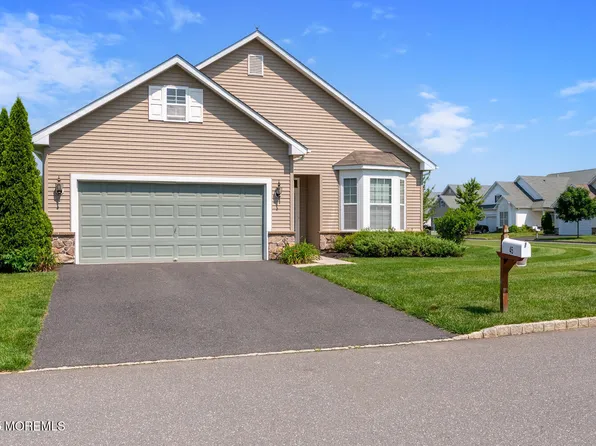 45 Eagle Ridge Circle, Lakewood, NJ 08701