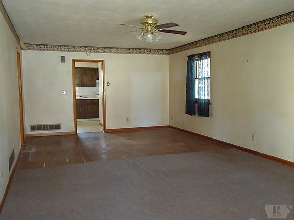 5th image of 1014 E Washington Ave