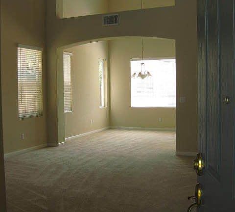 5th image of 2941 Fox Hill Dr