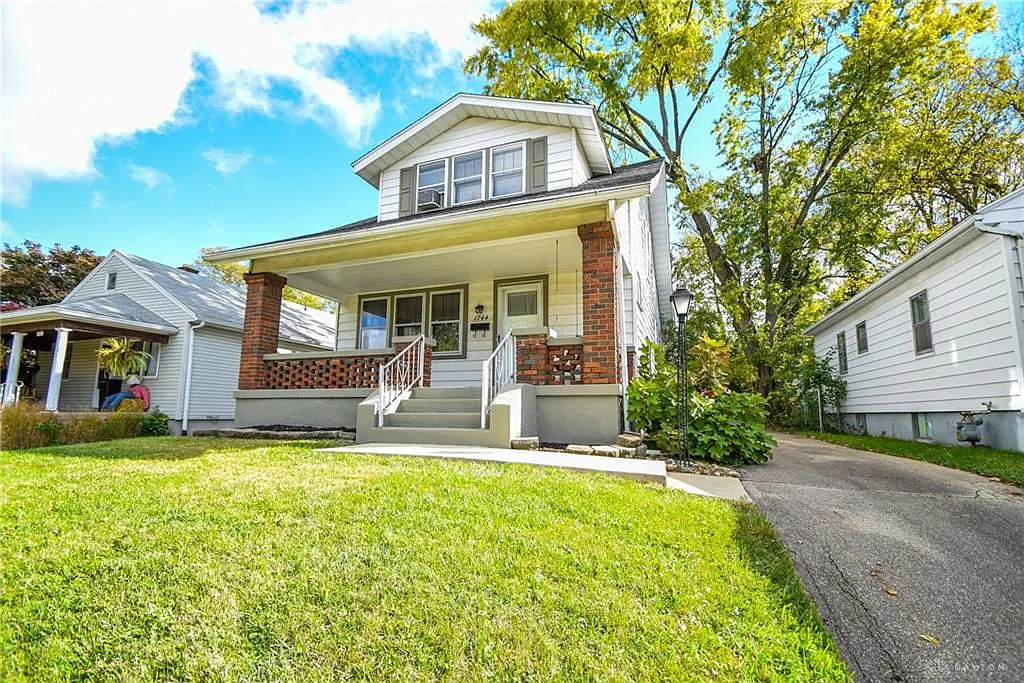 1744 John Glenn Rd photo 1