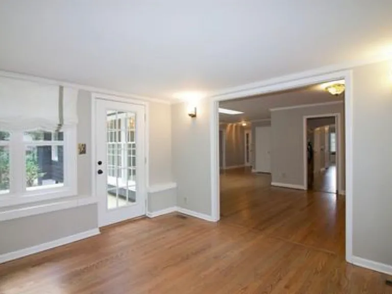 105 S Ridge St — Photo 31