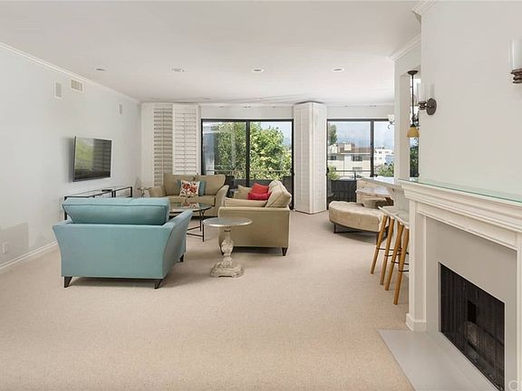2nd image of 1167 Roxbury Dr APT 308