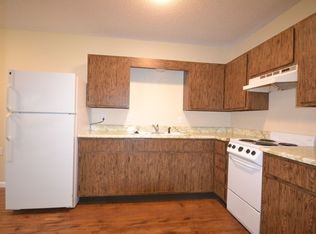 211 J St #B4, Creighton, MO 64739