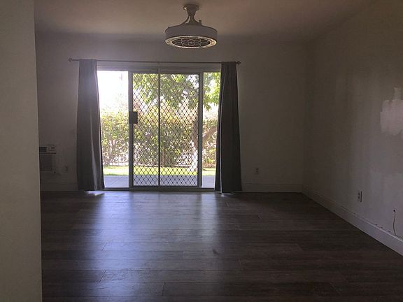 5th image of 77805 California Dr APT A2