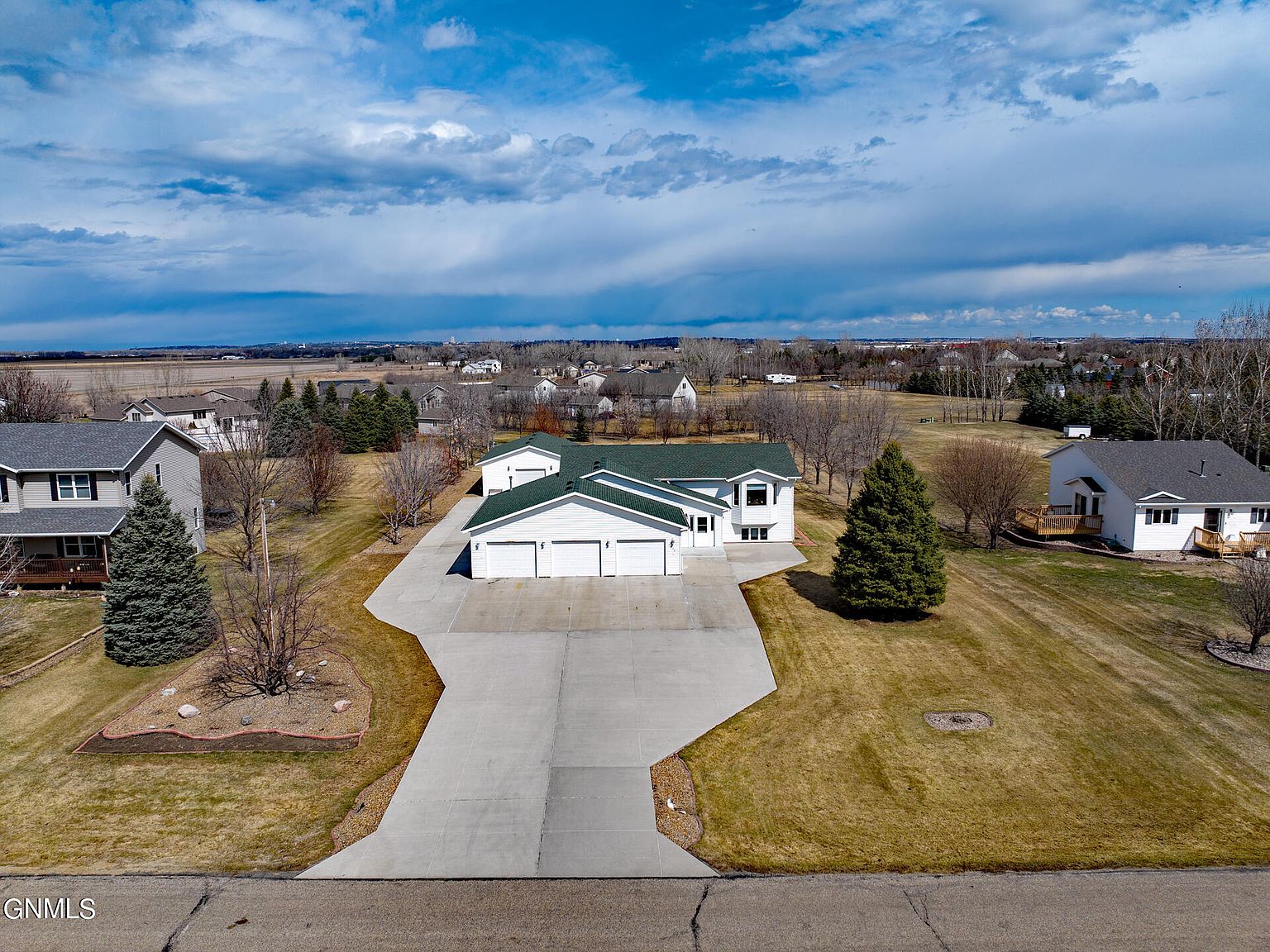 5634 Falconer Dr, Bismarck, ND 58504 MLS 4012650 Zillow