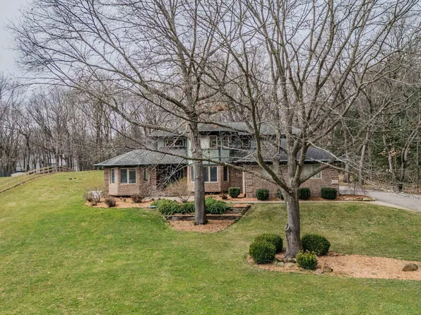 3618 Starshine Trl, Brighton, MI 48114