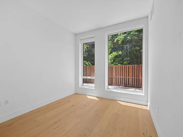 312 W 43rd St #2B — Photo 14