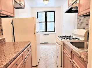 219 Echo Pl #1E, Bronx, NY 10457