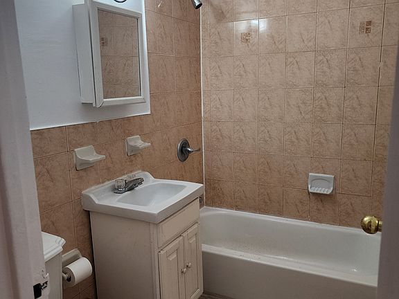 5th image of 56 Locust Hill Ave #1Z