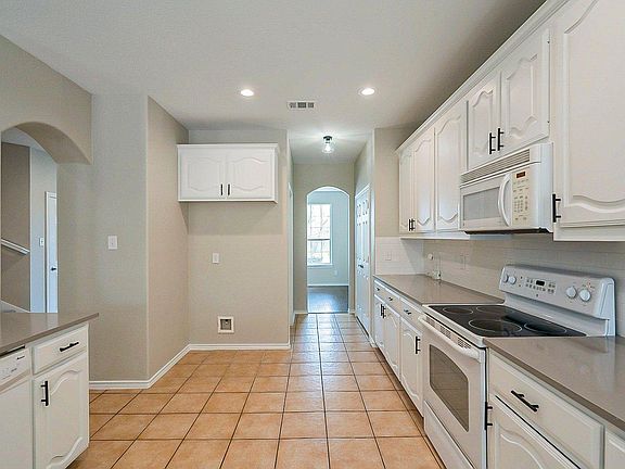 5th image of 1647 Wildflower Dr