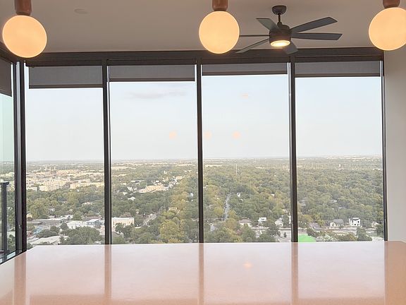 4th image of 84 East Ave #2504