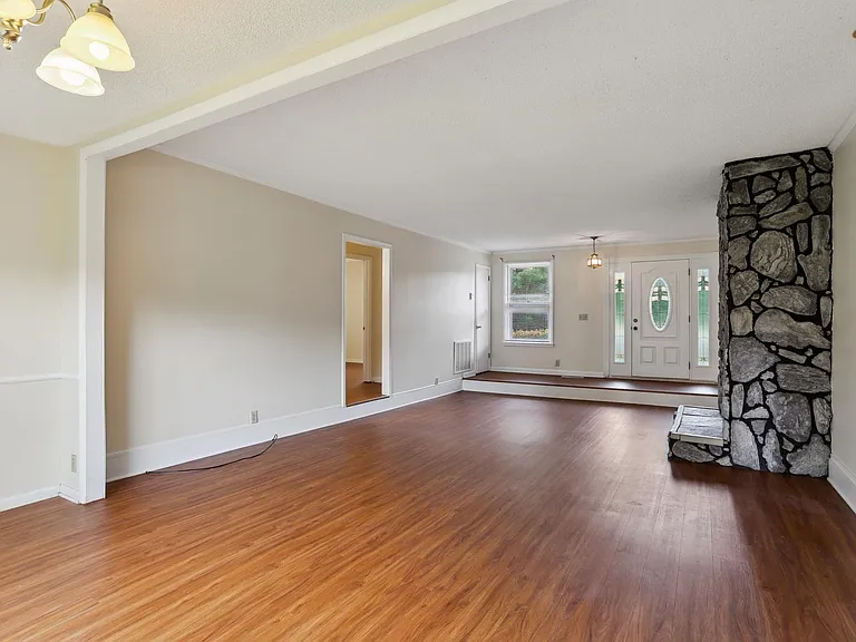 8218 Falmouth Ct — Photo 17