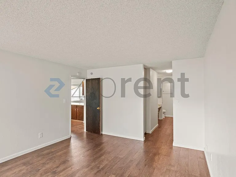2837 55th Ave #4 — Photo 17