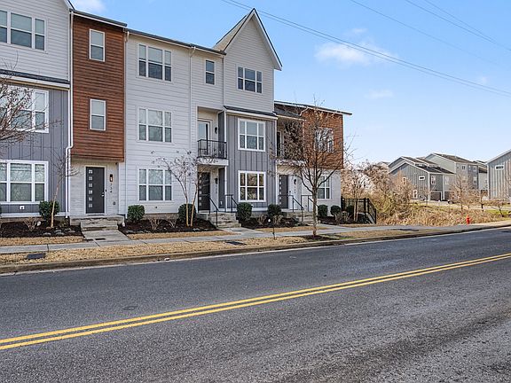 4th image of 732 James Ave