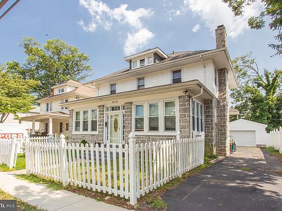 3rd image of 3718 Berry Ave
