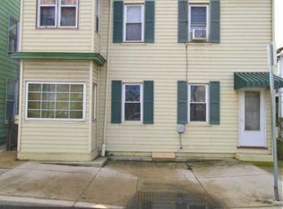 494 E Queen St, Chambersburg, PA 17201