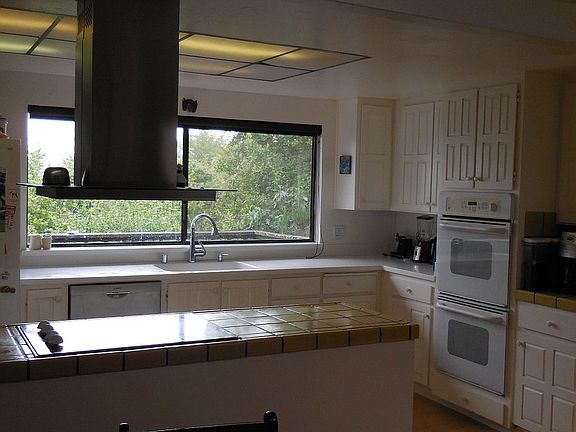 5th image of 165 Cerro Crest Dr
