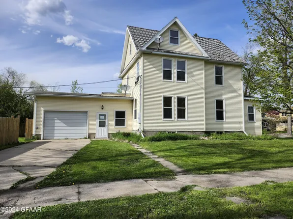 55 5th Ave SE, Mayville, ND 58257