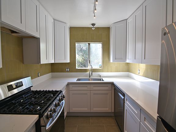 2nd image of 3827 Evans St APT 3