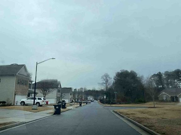 Exterior Neighborhood (street photo)