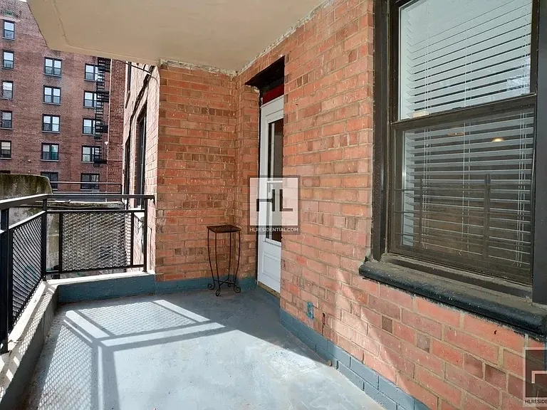 665 Thwaites Pl #1T — Photo 7