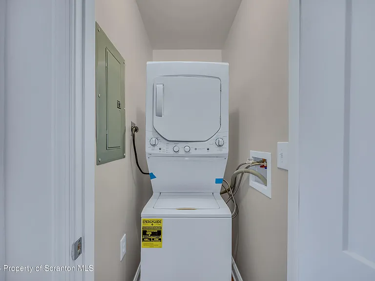111 S Blakely Street 1 #2 — Photo 18