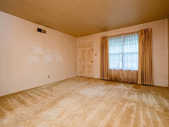 5th image of 6809 Sandpiper Cir
