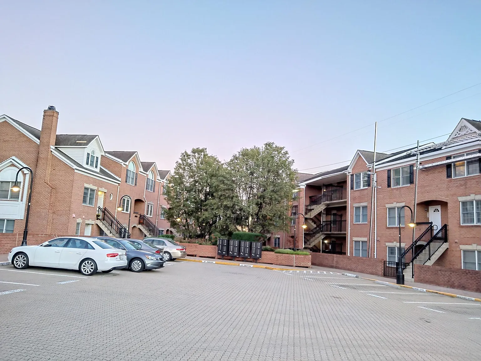 2 bed, 926 sqft, $2,900 — Photo 3