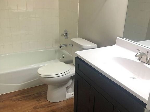 4th image of 1143 Abbey Ln APT 2A