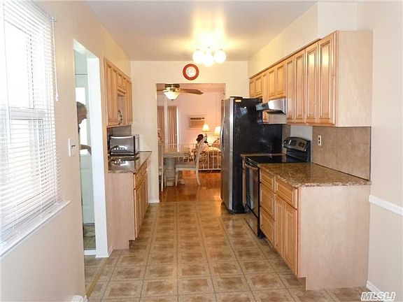5th image of 9 N Marion Pl