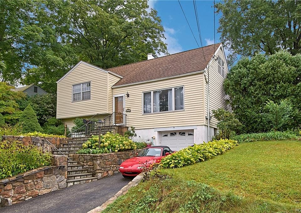 1st image of 6 Gainsborg Ave
