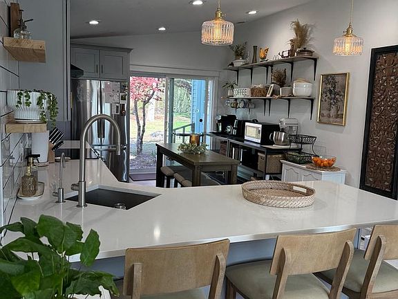 4th image of 46 Zimmerman Rd