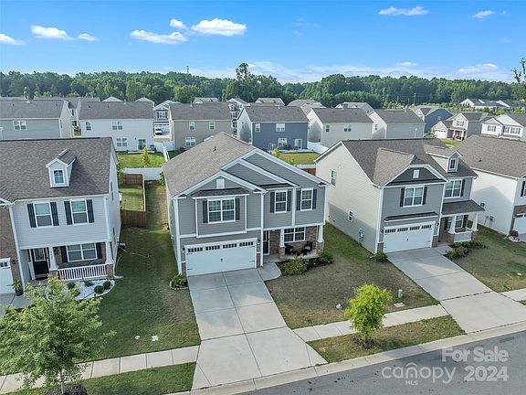 3rd image of 9421 Maltese Dr
