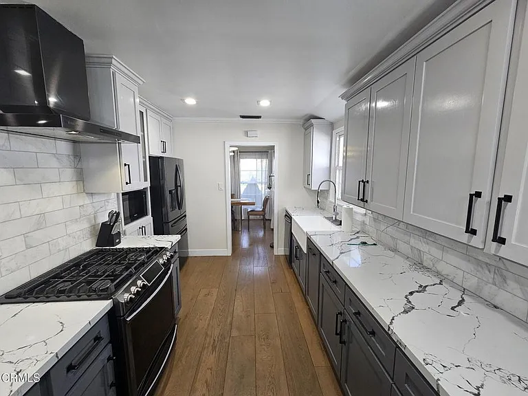 1700 N Pass Ave — Photo 7