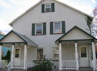 3 Holloway Pl, Morris Plains, NJ 07950