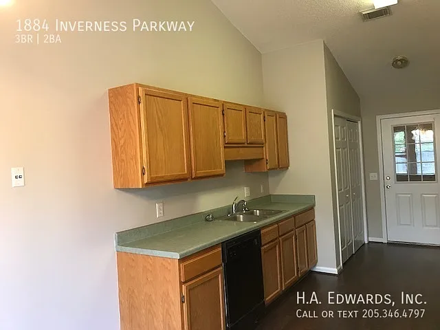 1884 Inverness Pkwy — Photo 3
