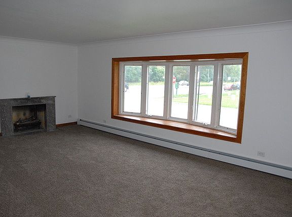 4th image of 9001 S Western Ave