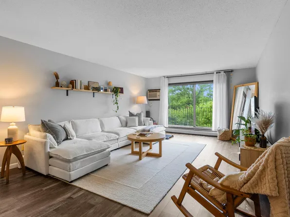 1304 W Medicine Lake Dr APT 308, Minneapolis, MN 55441